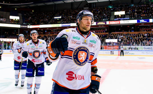 Växjös Ilari Melart jublar