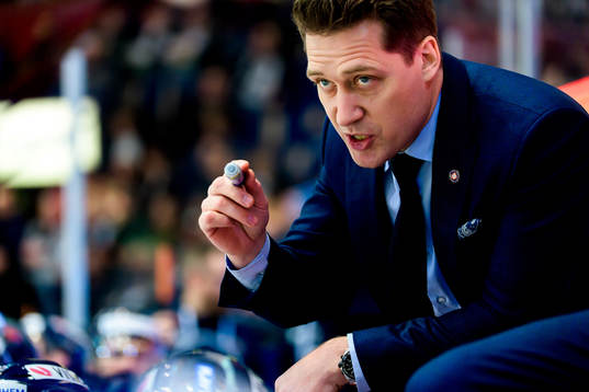 Växjös tränare Sam Hallam