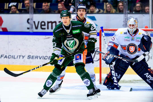 Färjestads Albin Eriksson och Växjös Oliver Bohm och
