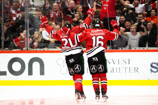 Örebros Marcus Weinstock och Lukas Pilö jublar