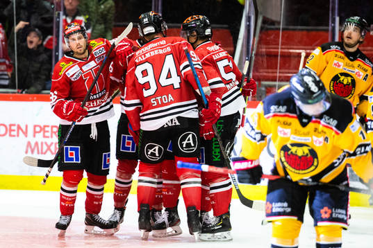 Örebros Mathias Bromé jublar