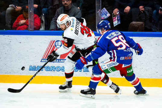 Malmö Redhawks Matias Myttynen och Oskarshamns Oskar