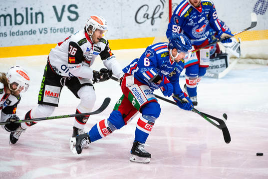 Malmö Redhawks Matias Myttynen och Oskarshamns Jesper
