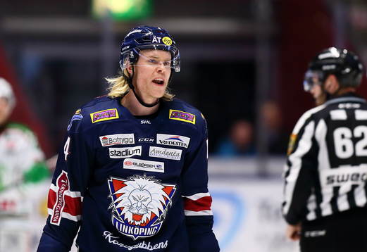 Linköpings Samuel Lofquist reagerar