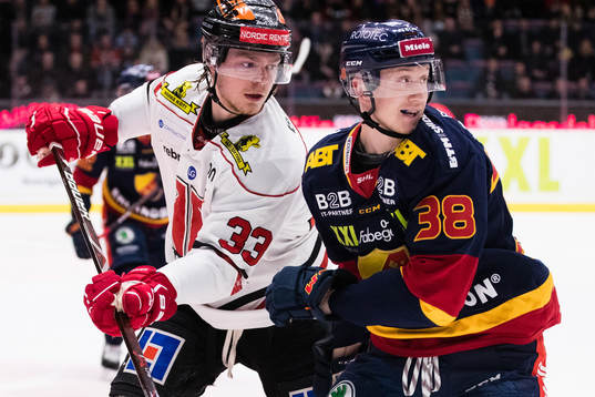 Örebros Christopher Mastomäki och Djurgårdens Olle Alsing