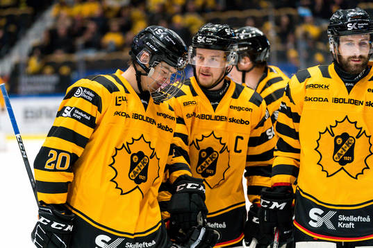 Skellefteås Simon Robertsson  gör sitt första SHL-mål