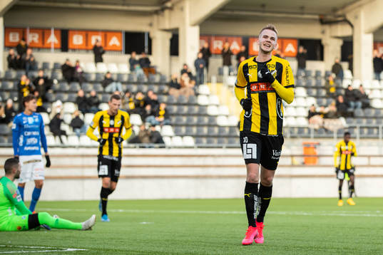 Häckens Jasse Tuominen jublar efter 2-0