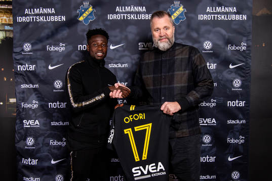 s Ebenezer Ofori och sportchef Björn Wesström