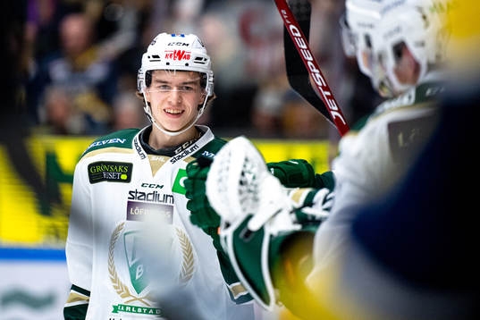 Färjestads Albert Johansson jublar