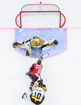 Malmö Redhawks Johan Olofsson gör 3-0 bakom Brynäs