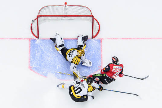 Malmö Redhawks Johan Olofsson gör 3-0 bakom Brynäs