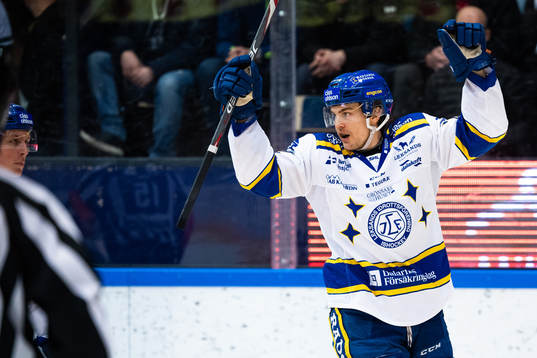 Leksands Sebastian Wännström jublar