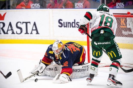 Frölundas Lucas Raymond oroar framför Djurgårdens