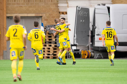 Sundsvalls Paya Pichkah jublar