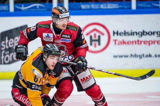Malmö Redhawks Henrik Hetta och Luleås Konstantin Komarek