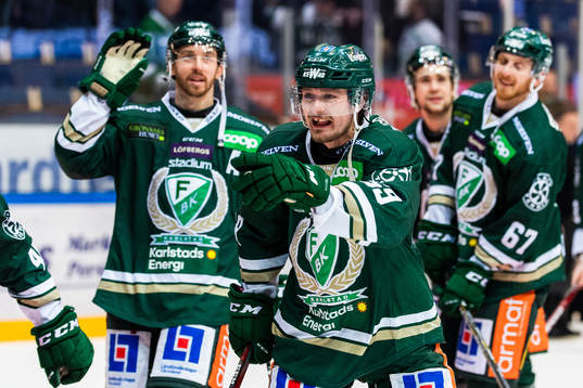 Färjestads Linus Johansson jublar