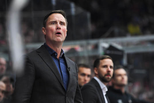 head coach Roger Rönnberg  of Frölunda