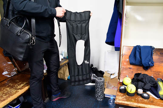 Jaromir Jagrs viktväst visas upp i omklädningsrummet