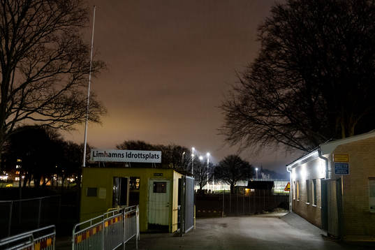 Natten faller över Limhamn IP