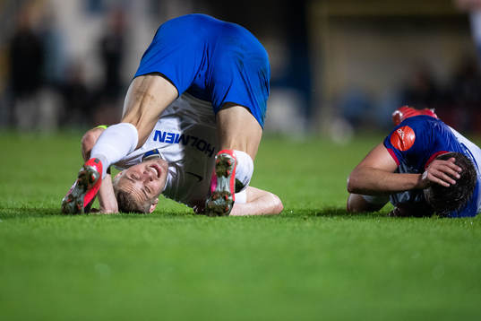 Christoffer Nyman of Norrköping collides with Johan Lädre Björdal of Vålerenga which causes him to leave the pitch due to injury