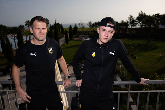 Häckens assisterande tränare Robert Vilahamn och Patrik