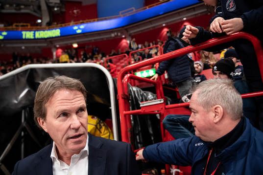 head coach Johan Garpenlöv of Sweden