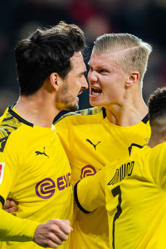 Achraf Hakimi and Erling Braut Haaland of Borussia Dortmund