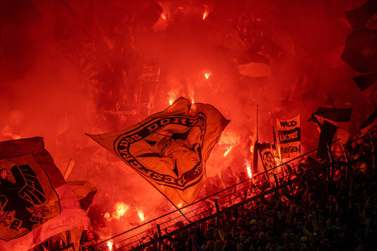 Bla gjennom flere bilder av Football, Bundesliga, Bayer Leverkusen - Dortmund