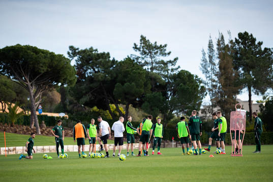 Hammarbys spelare och ledare samlade