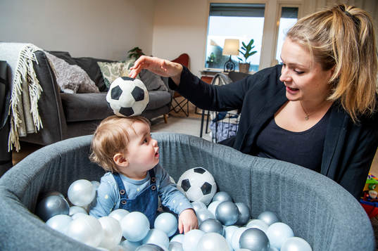 Hilda Carlén var landslagsmålvakt i fotboll men valde familjelivet. Hemma med sonen den 10 februari 2020 i Tygelsjö.