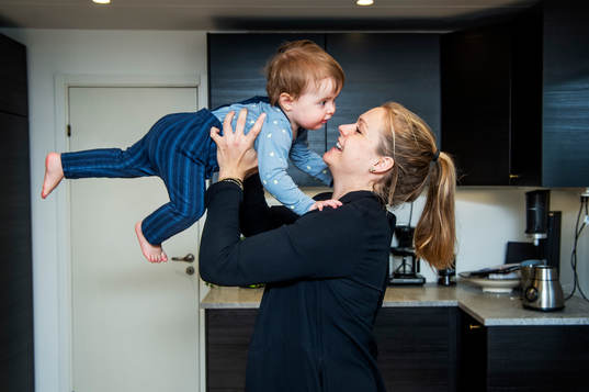 Hilda Carlén var landslagsmålvakt i fotboll men valde familjelivet. Hemma med sonen den 10 februari 2020 i Tygelsjö.