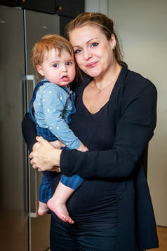 Hilda Carlén var landslagsmålvakt i fotboll men valde familjelivet. Hemma med sonen den 10 februari 2020 i Tygelsjö.