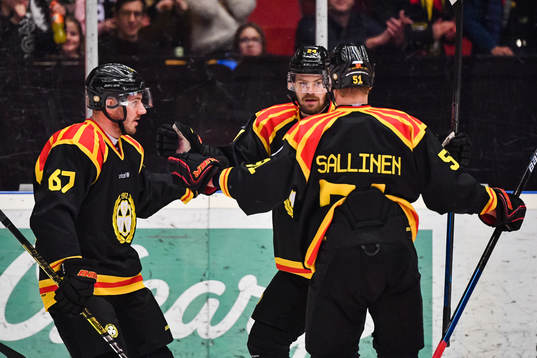 Brynäs Emil Molin jublar