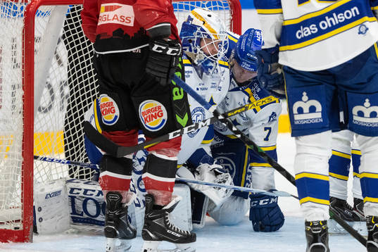 Leksands målvakt Janne Juvonen och Lucas Nordsäter