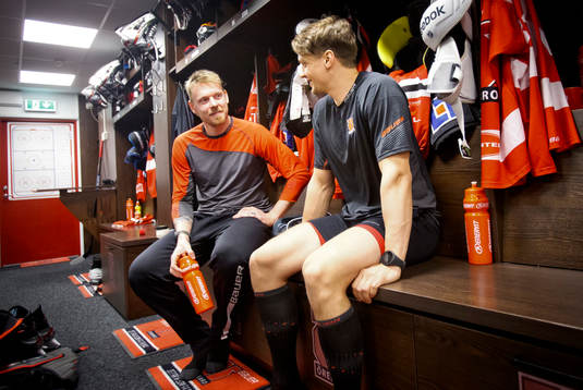 Örebros Ryan Stoa och Kristian Näkyvä i
