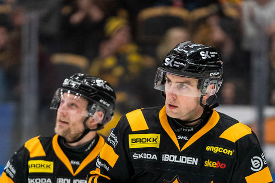 Skellefteås Joakim Lindström och Oscar Möller jublar