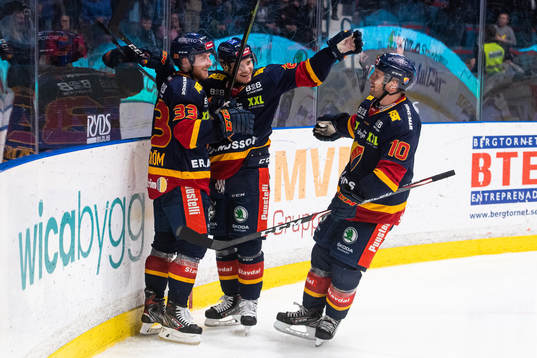 Djurgårdens Linus Hultström jublar med Sebastian