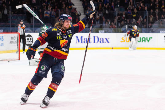 Djurgårdens Manuel Ågren jublar