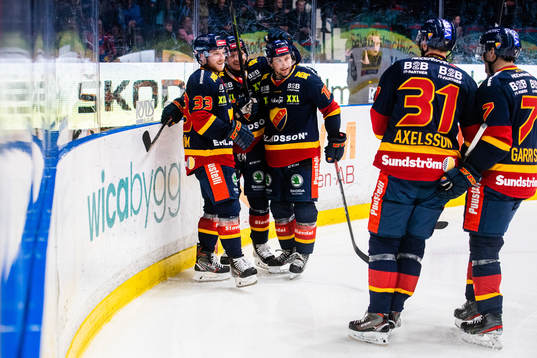 Djurgårdens Linus Hultström jublar