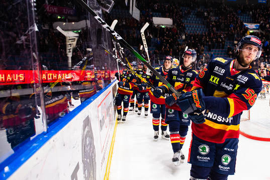 Djurgårdens Tom Nilsson och Robin Norell  jublar