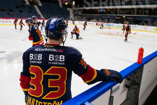Djurgårdens Linus Hultström följer uppvärmningen
