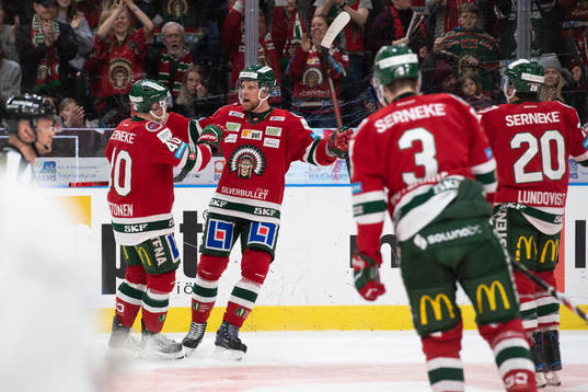 Frölundas Viktor Ekbom jublar