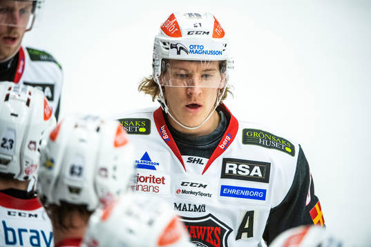 Malmö Redhawks Emil Sylvegård jublar