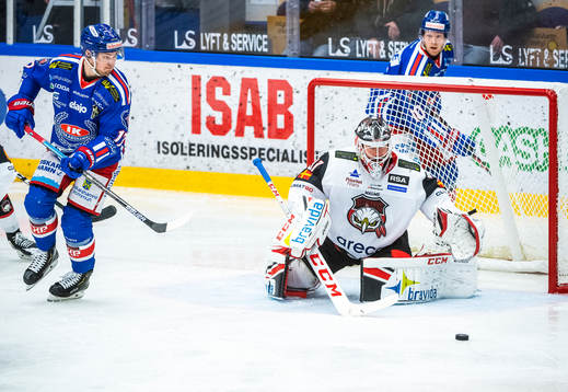 Oskarshamns Jonas Engström och Malmö Redhawks målvakt
