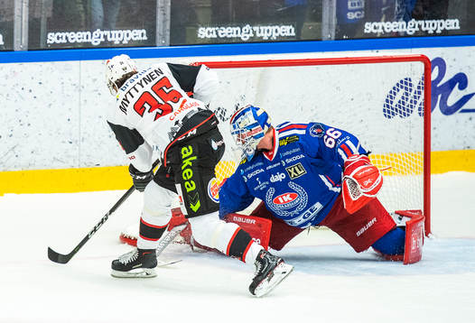 Malmö Redhawks Matias Myttynen avgör straffläggningen