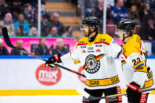 Luleås Daniel Sondell och Jesper Sellgren jublar