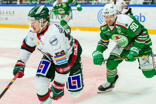 Frölundas Simon Hjalmarsson och Rögles Ted Brithén
