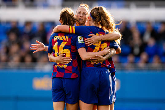 Caroline Graham Hansen of Barcelona celebrates with