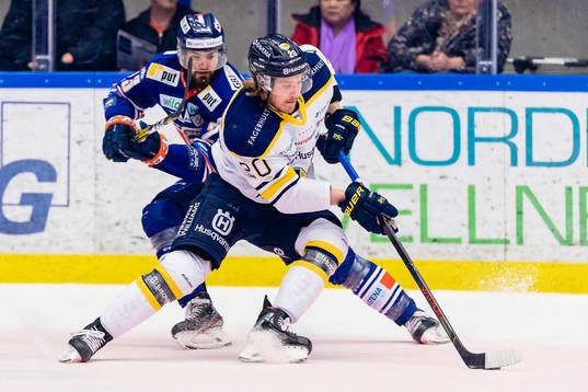 s Linus Sandin jagas av Växjös Roman Horak