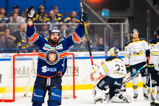 Växjös Roman Horak jublar